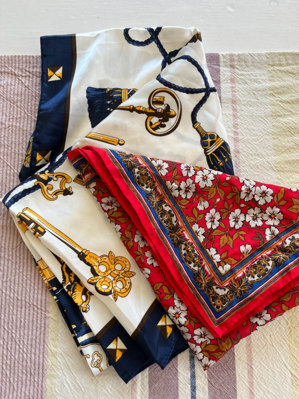 2 Fun Scarves